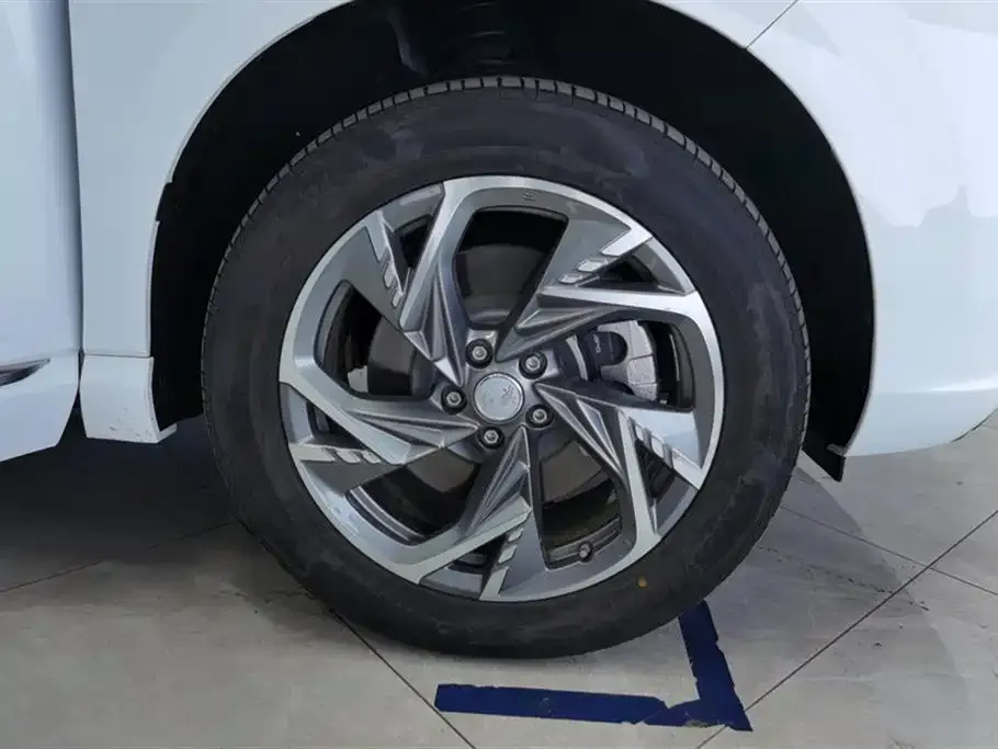 Hongqi HS3 PHEV 2024 из CN, фото 4
