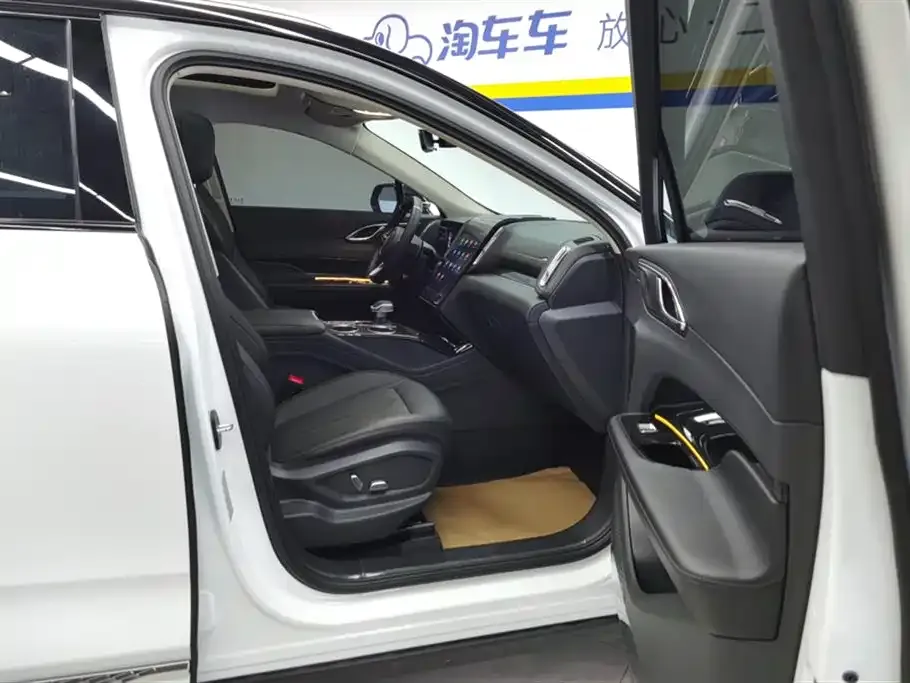 Hongqi HS3 PHEV 2024 из CN, фото 6