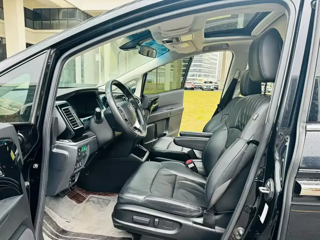 Honda Elysion 2021 из CN, фото 3