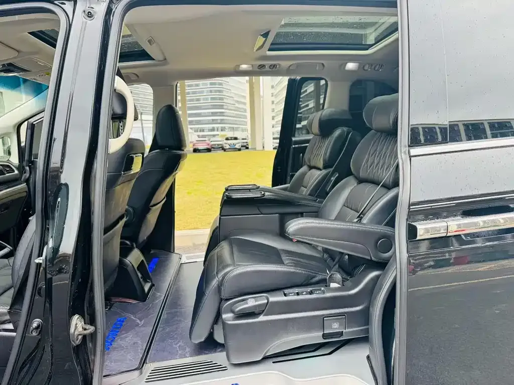Honda Elysion 2021 из CN, фото 4