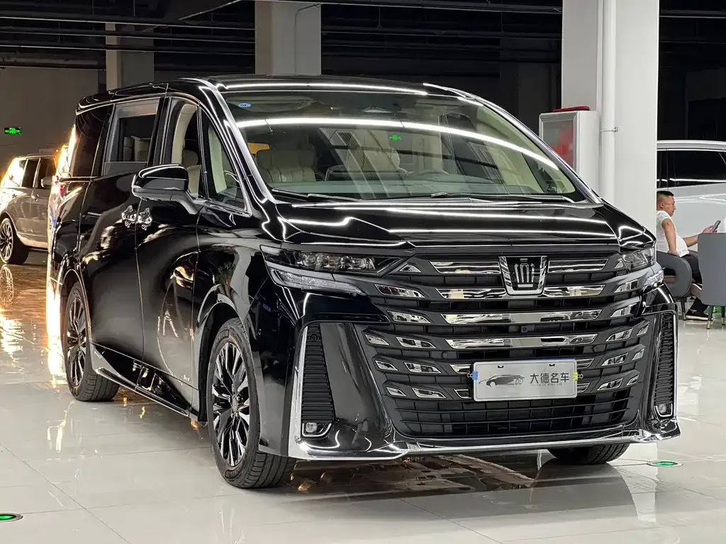 Toyota Vellfire — фото 10