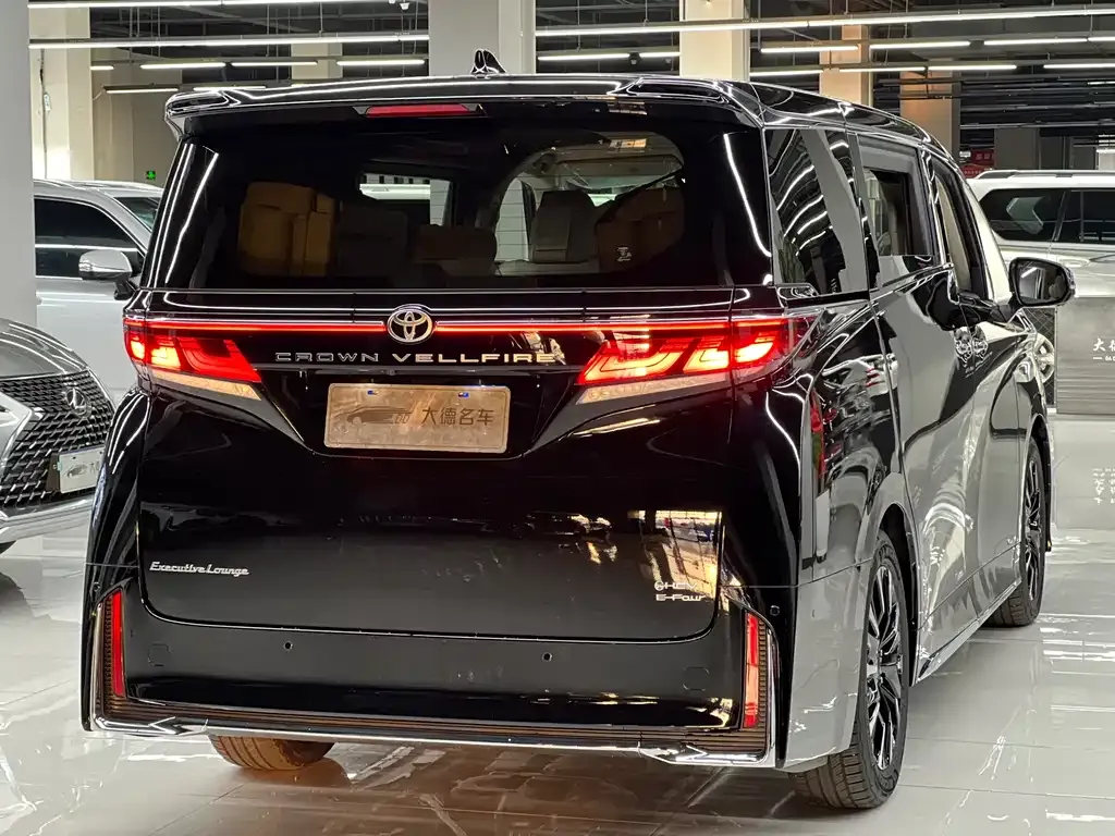 Toyota Vellfire — фото 7