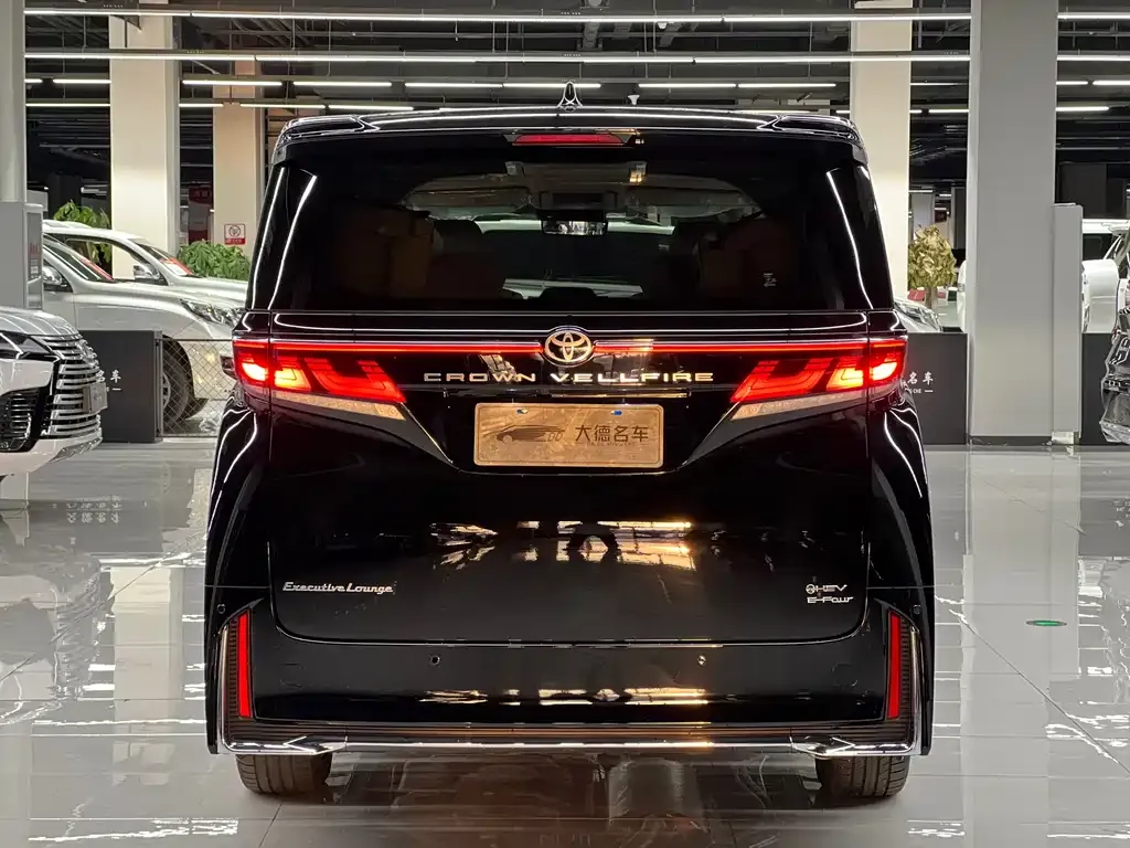 Toyota Vellfire — фото 6