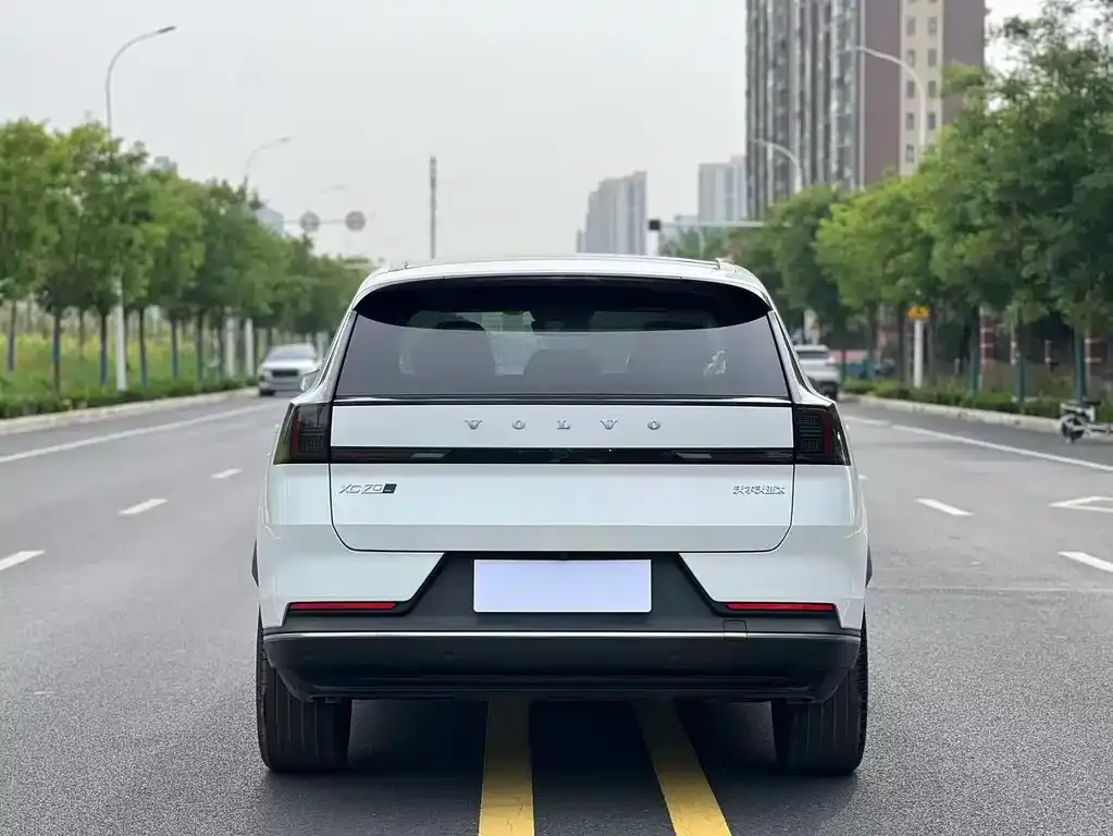 Volvo XC70 Plug-in Hybrid 2025 из CN, фото 5