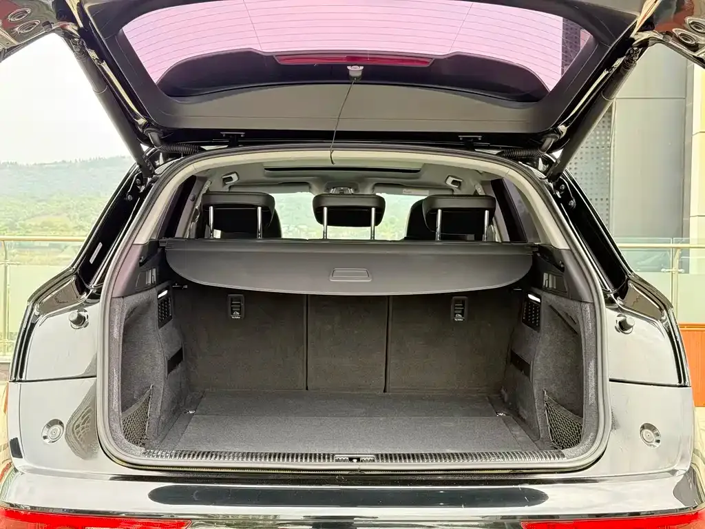 Audi Q5L 2021 из CN, фото 7