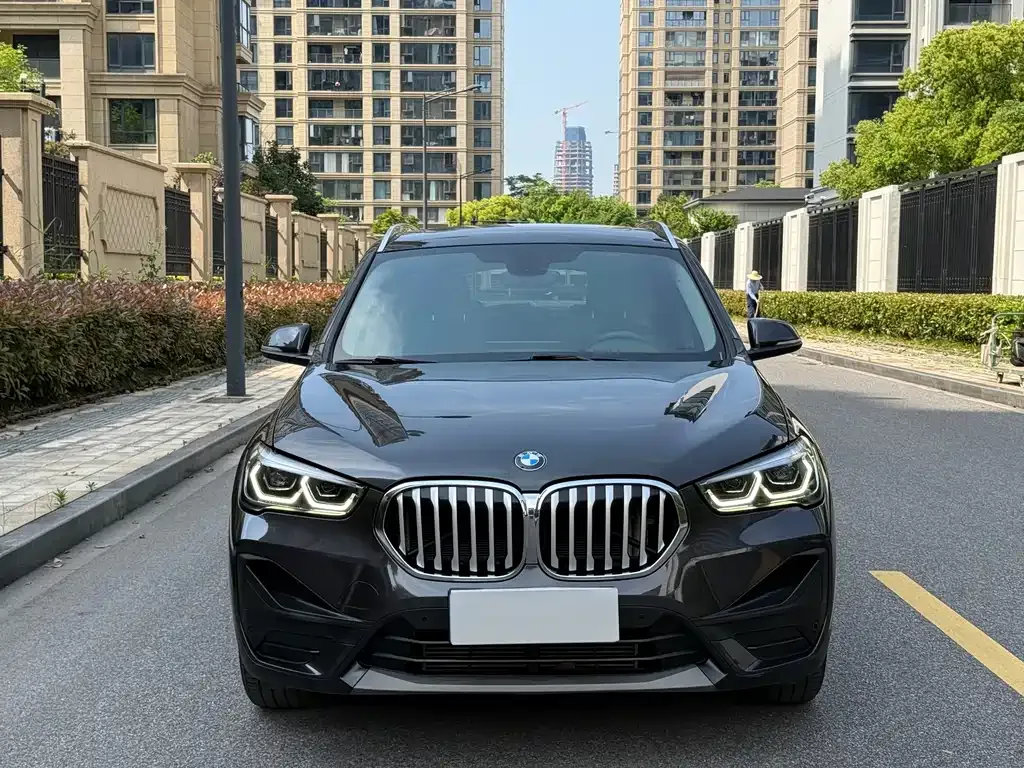 BMW X1 — фото 8