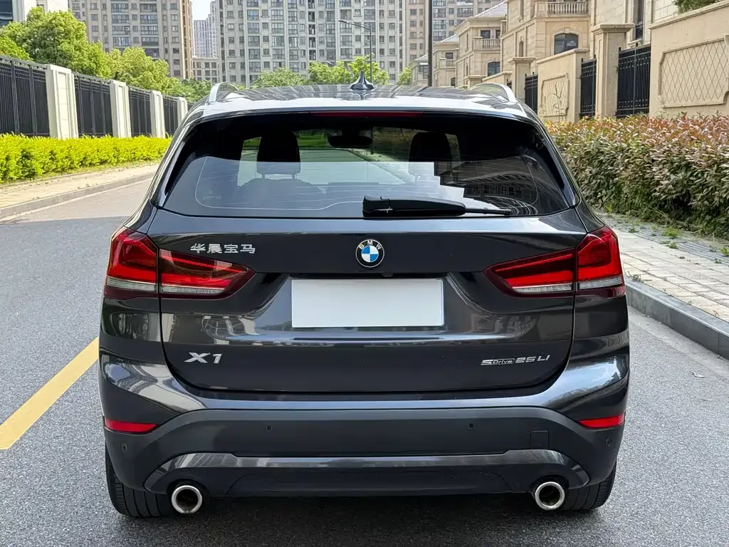 BMW X1 — фото 7