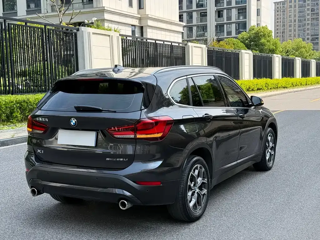 BMW X1 — фото 10