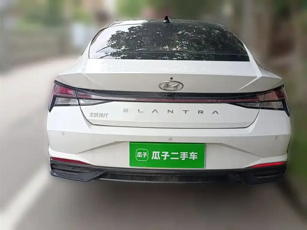 Hyundai Elantra — фото 2