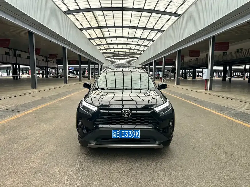 Toyota RAV4 2023 из CN, фото 6