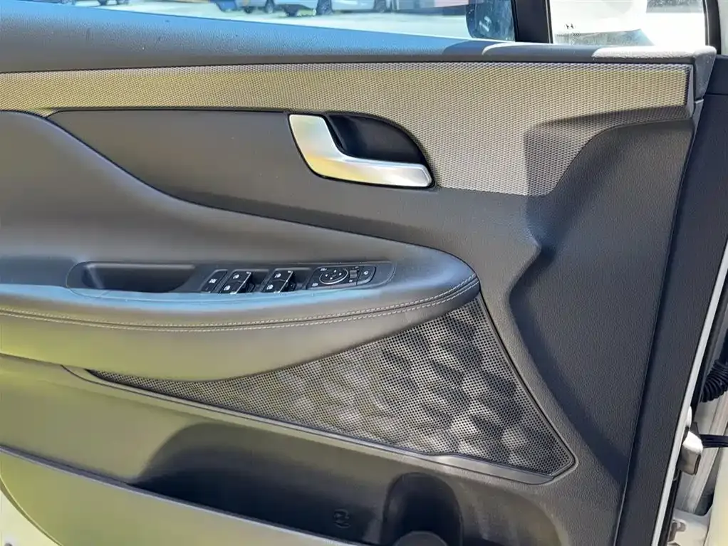 Hyundai Santa Fe 2023 из CN, фото 4