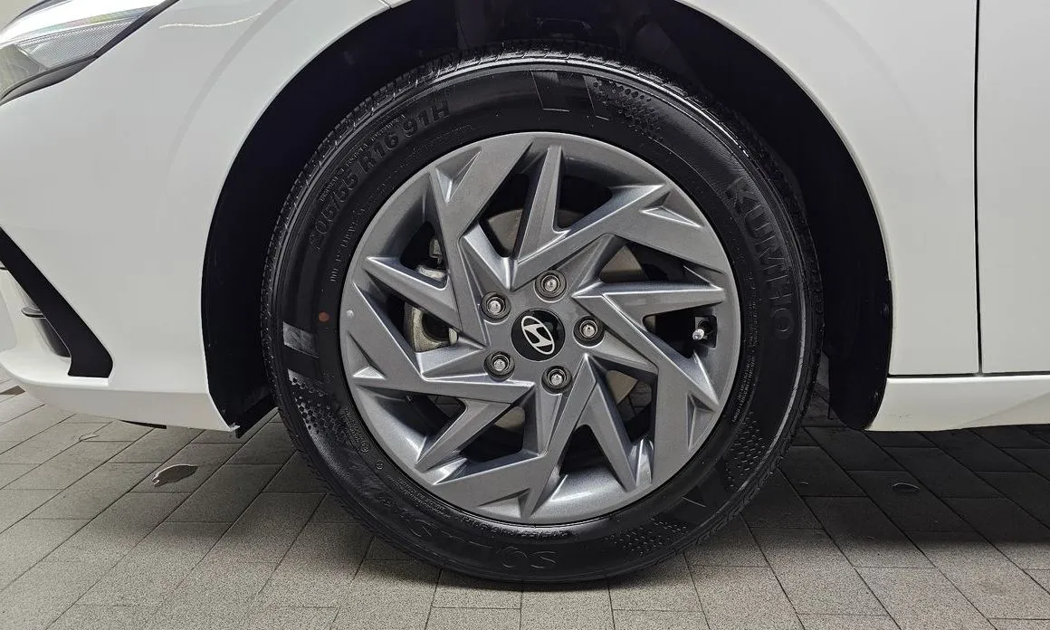 Hyundai AVANTE — фото 7