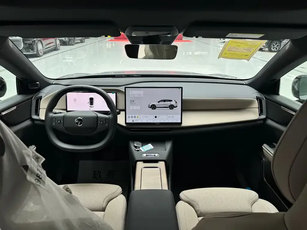 Volvo XC70 Plug-in Hybrid 2025 из CN, фото 9