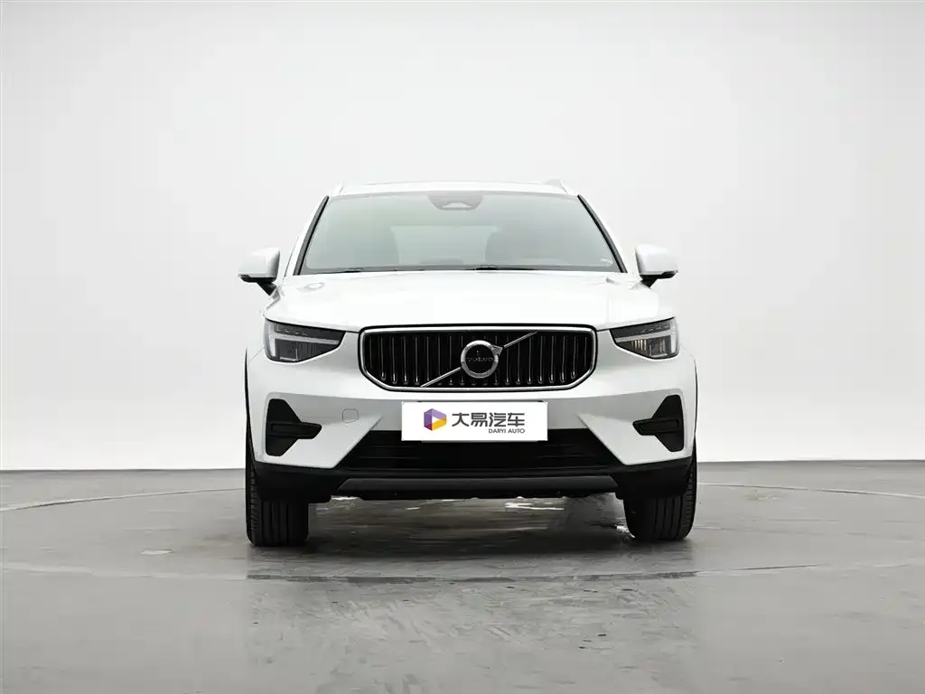 Volvo XC40 — фото 5