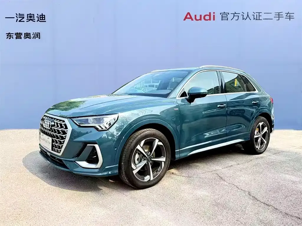 Audi Q3 — фото 1