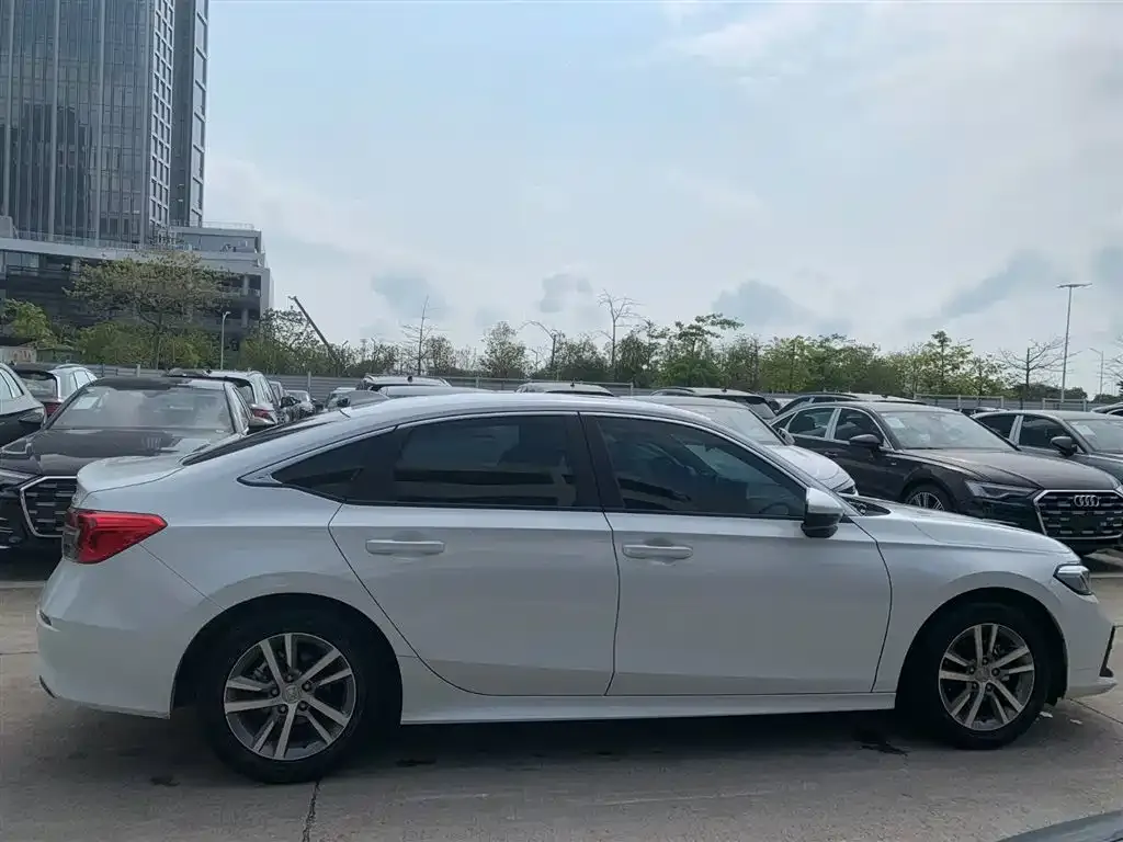 Honda Civic — фото 7