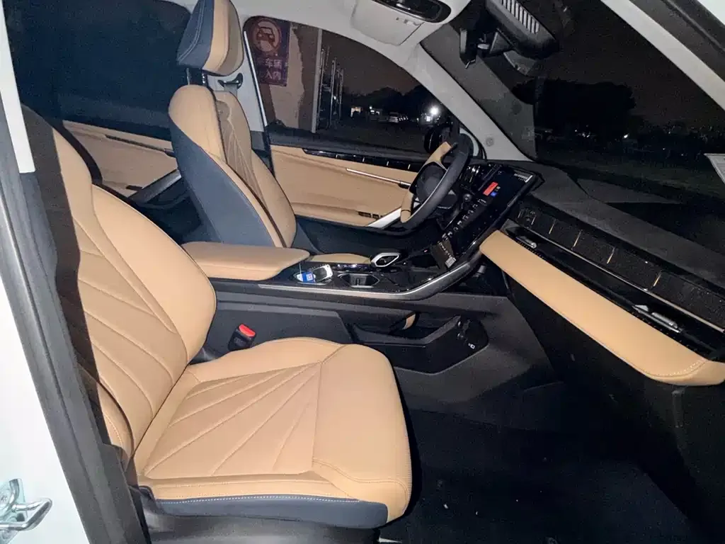 Geely Boyue L 2023 из CN, фото 3