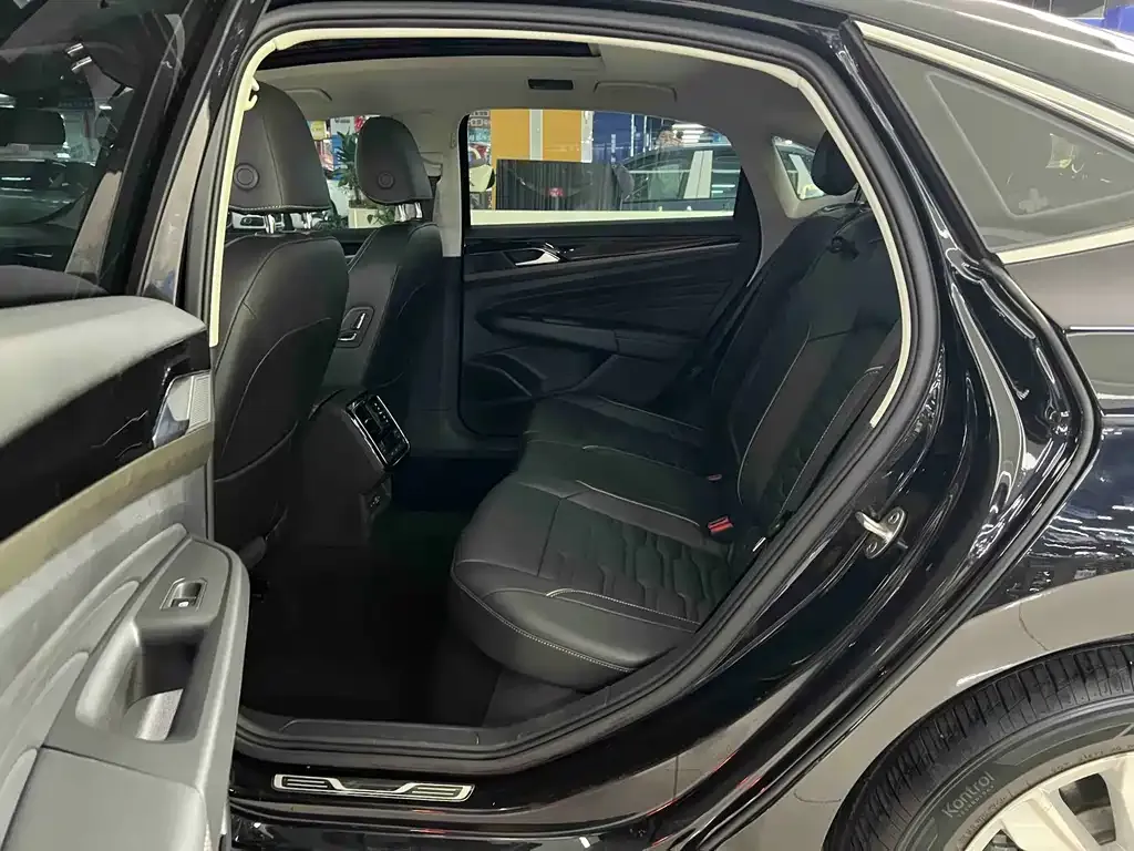 Volkswagen Passat 2021 из CN, фото 5