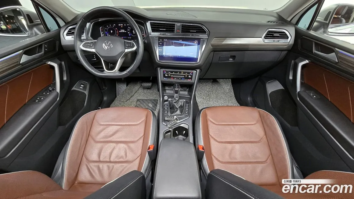 Volkswagen Tiguan — фото 8
