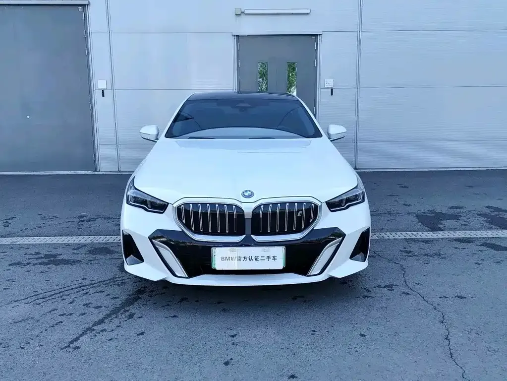 BMW i5 — фото 8