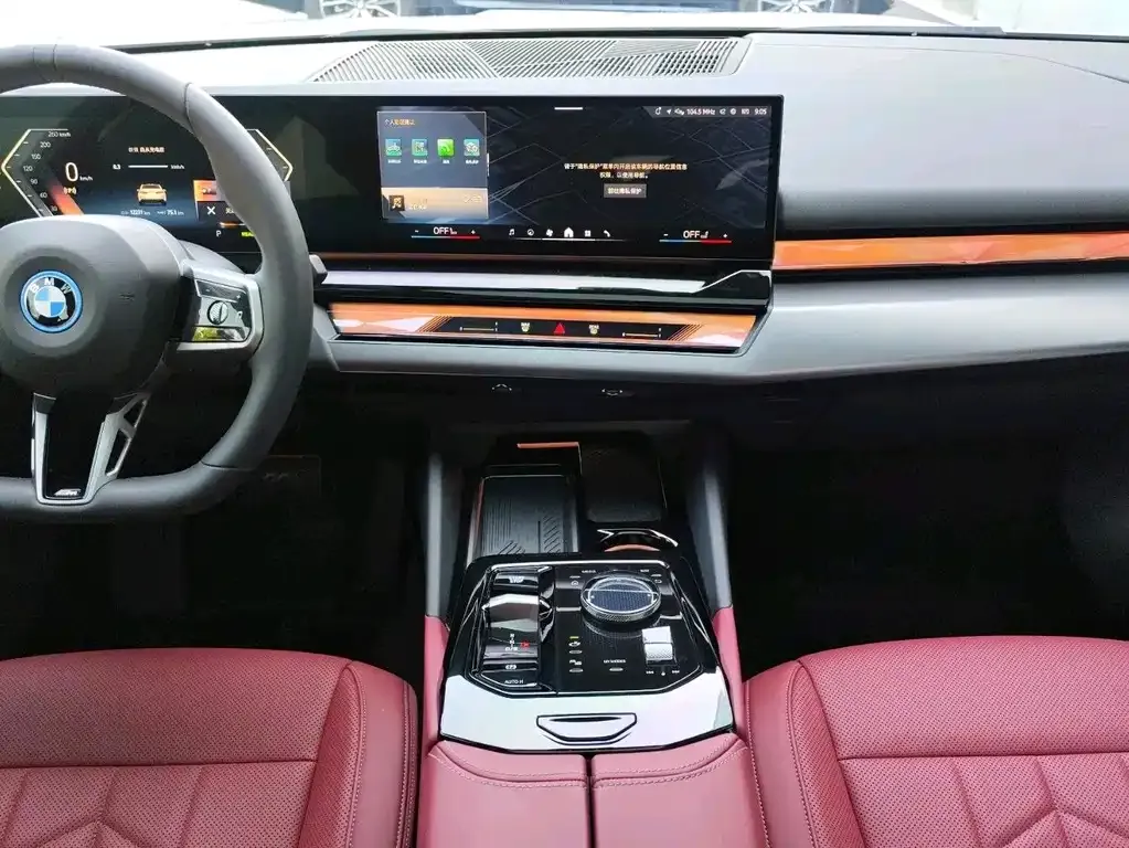 BMW i5 — фото 10