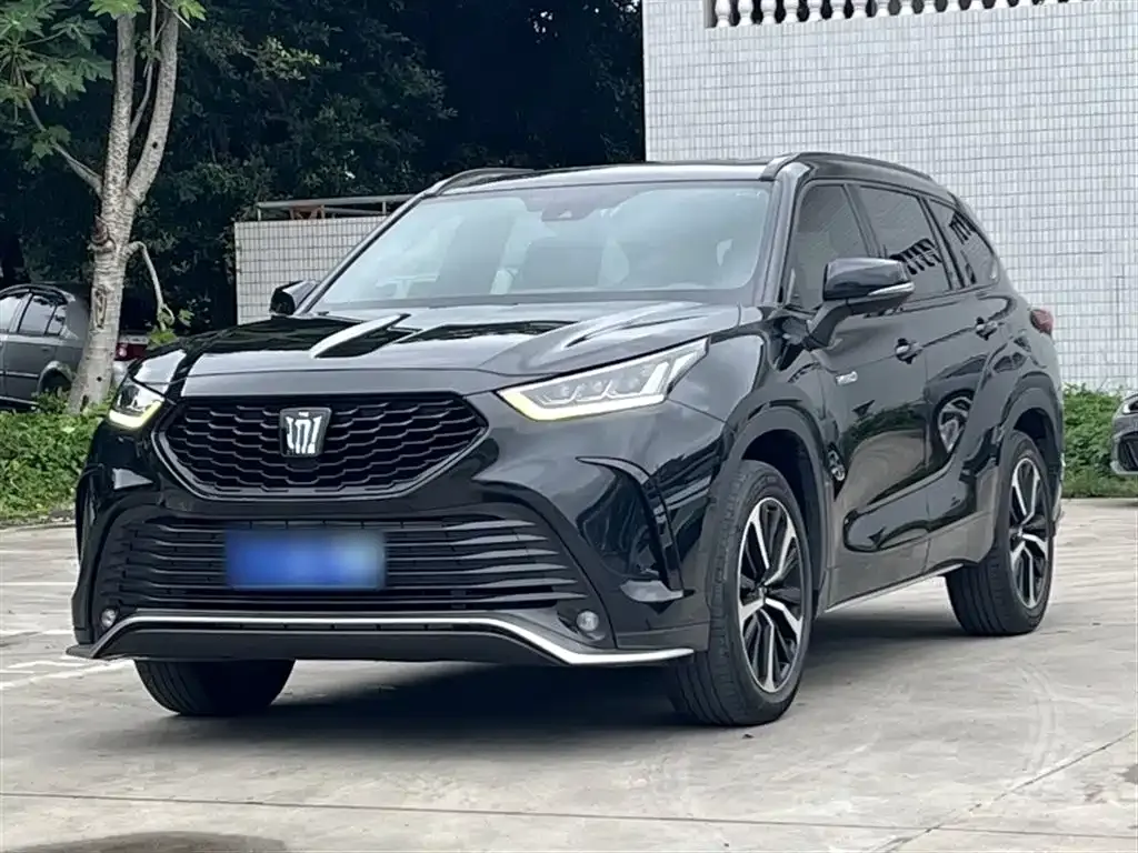 Toyota Crown Kluger 2023 из CN, фото 9