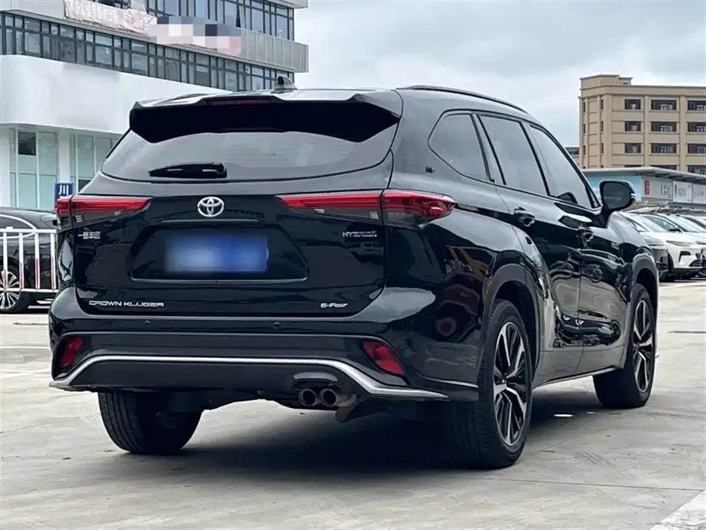 Toyota Crown Kluger 2023 из CN, фото 4