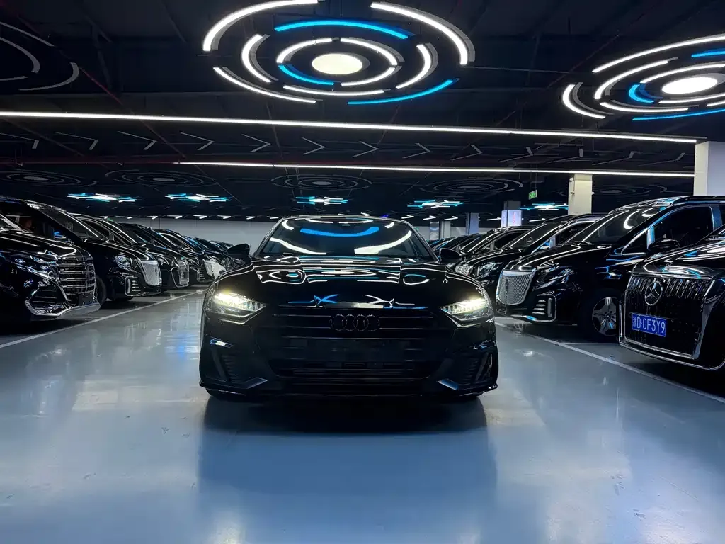 Audi A7 2021 из CN, фото 3