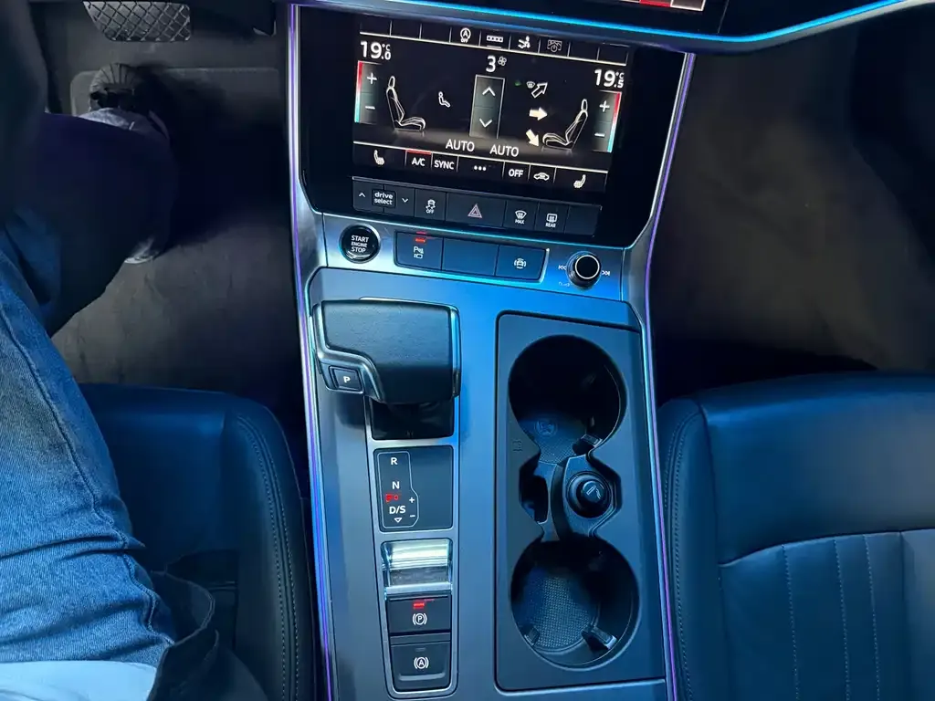 Audi A7 2021 из CN, фото 8