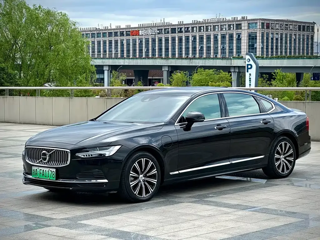 Volvo S90 PHEV