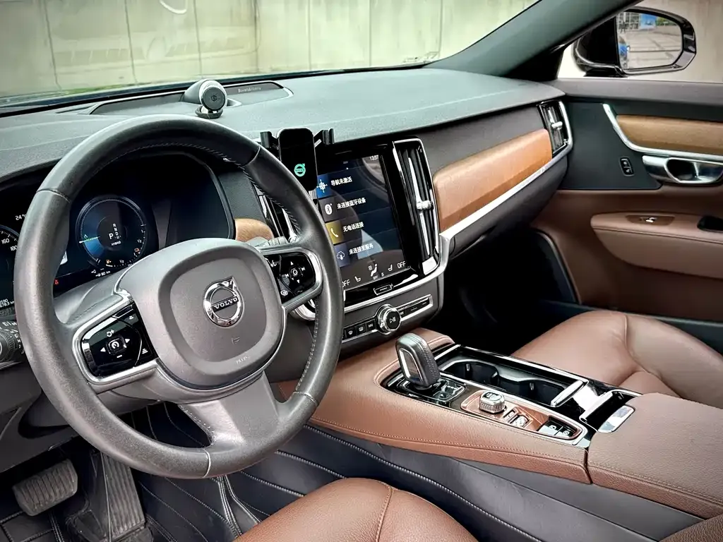 Volvo S90 PHEV 2021 из CN, фото 6
