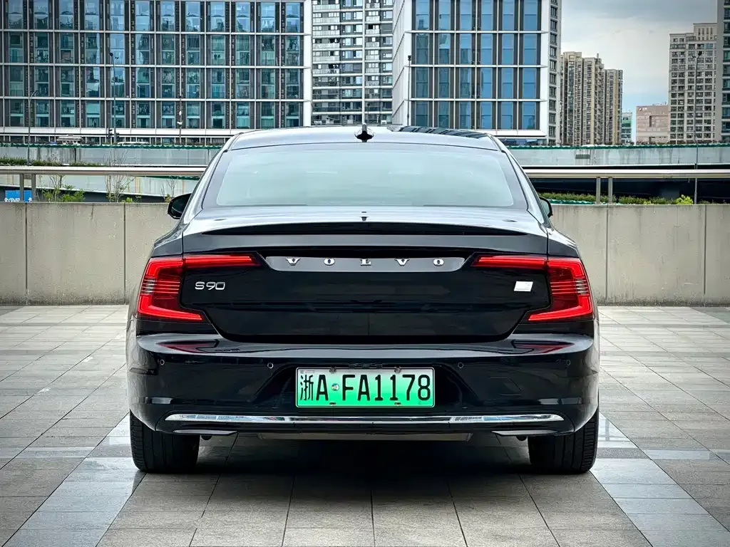 Volvo S90 PHEV 2021 из CN, фото 10