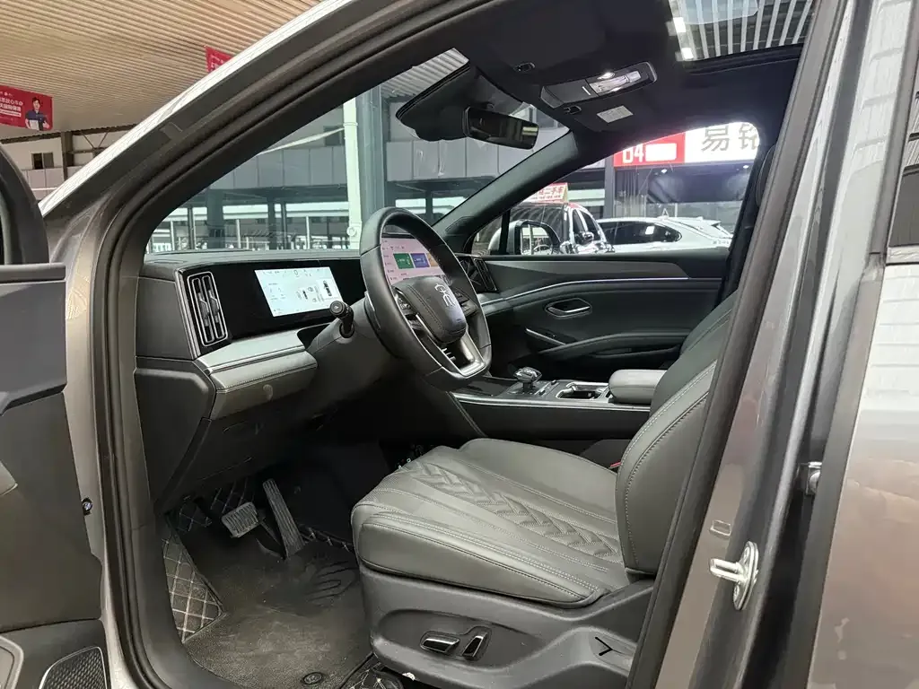 BYD L DM-i — фото 7