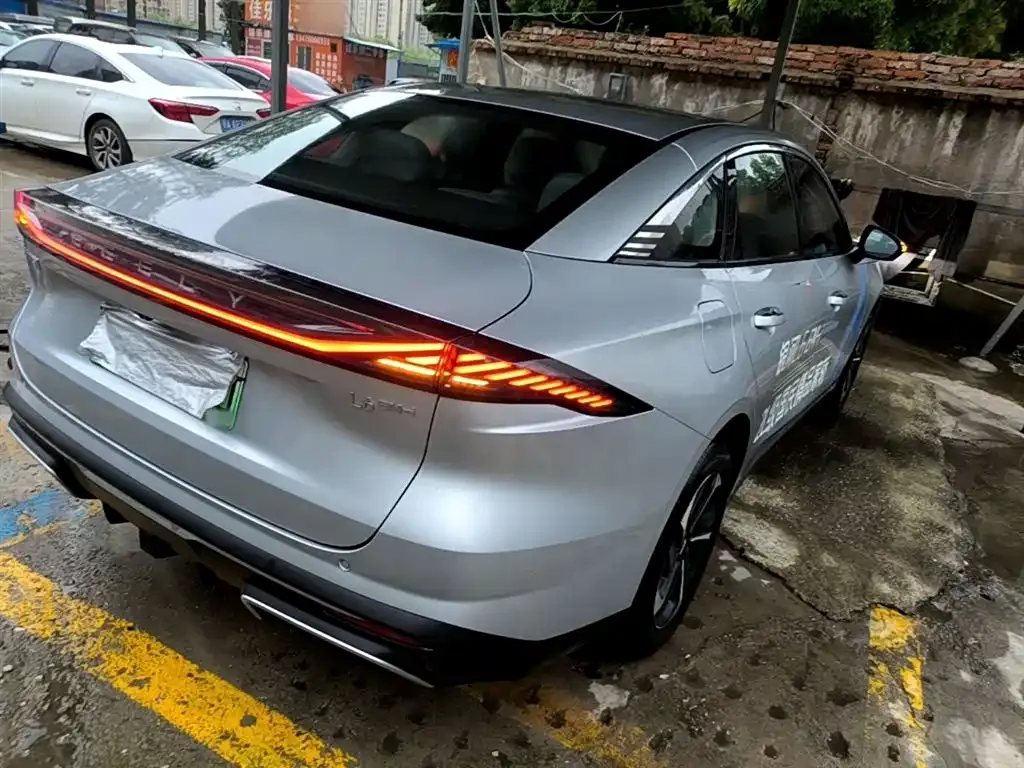 Geely Galaxy L6 — фото 10