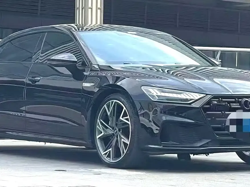 Audi A7L — фото 6