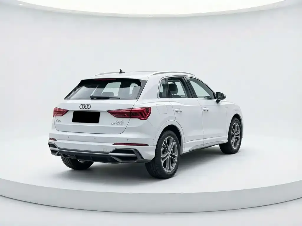 Audi Q3 2023 из CN, фото 3