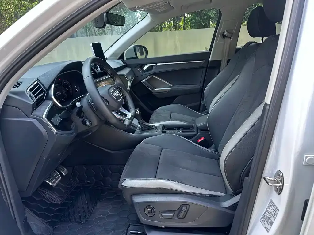 Audi Q3 2023 из CN, фото 9