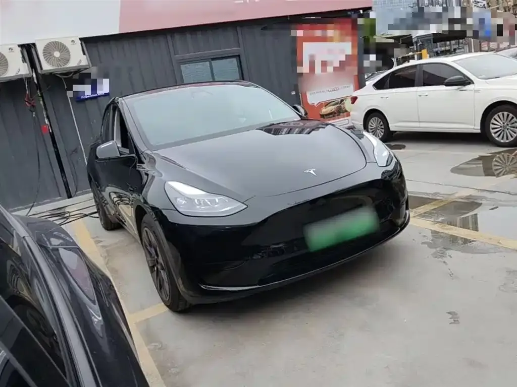 Tesla Model Y — фото 4