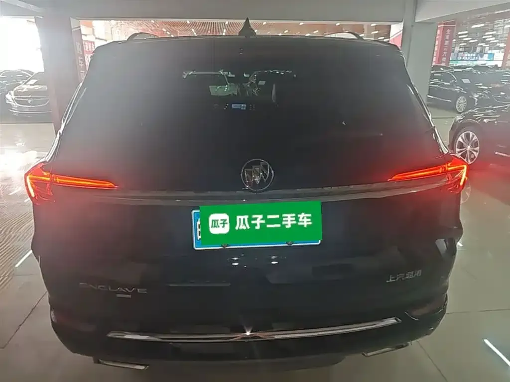 Buick Enclave — фото 10