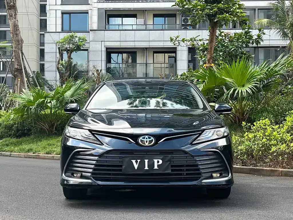 Toyota Camry — фото 6