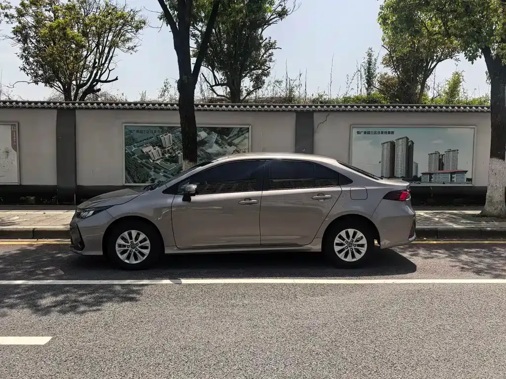 Toyota Corolla 2023 из CN, фото 4