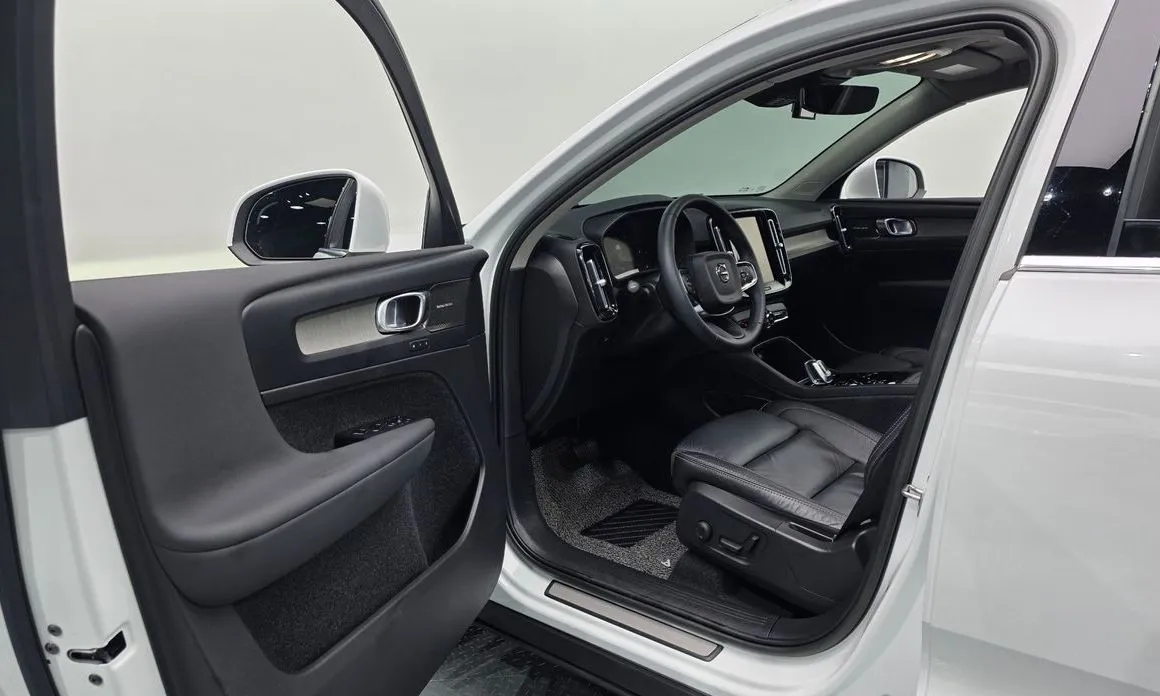 Volvo XC40 — фото 2