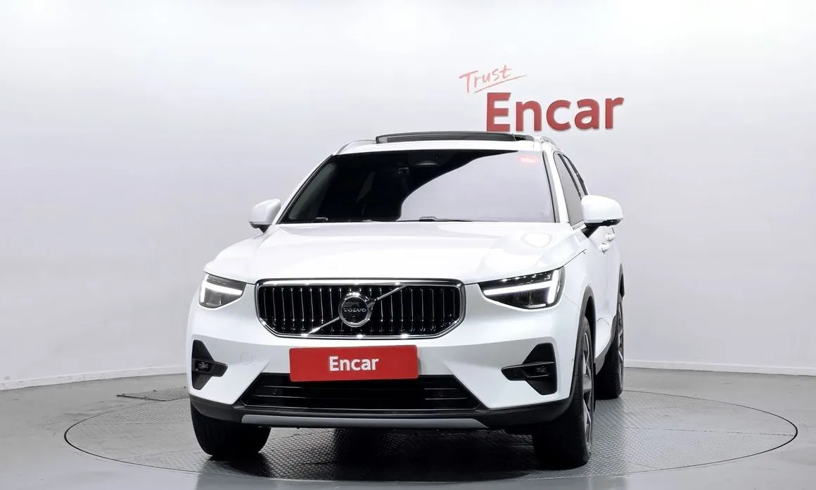 Volvo XC40 — фото 3