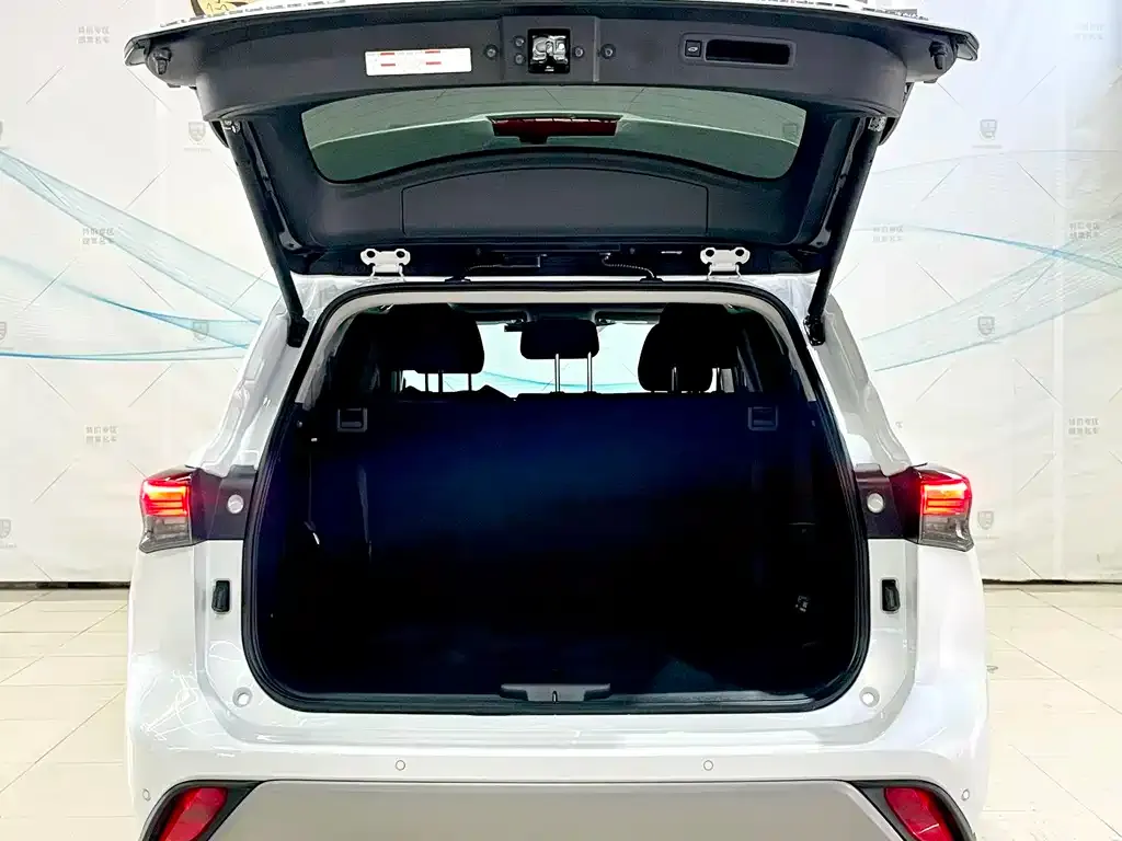 Toyota Highlander — фото 2