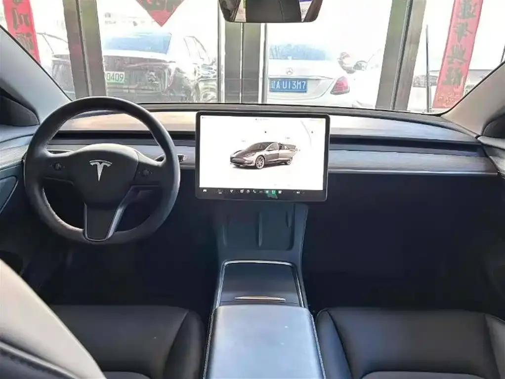 Tesla Model 3 — фото 2