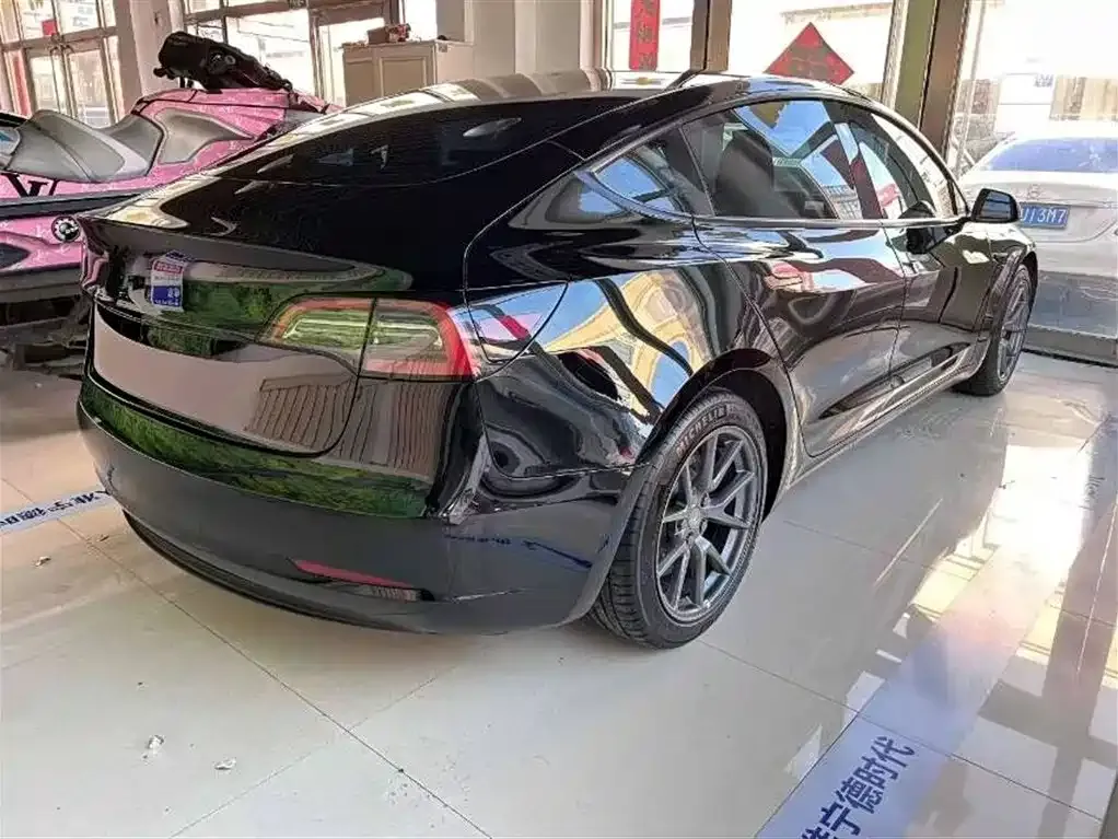Tesla Model 3 — фото 5