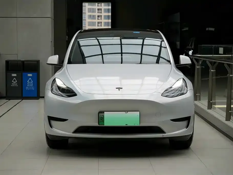 Tesla Model Y 2023 из CN, фото 3