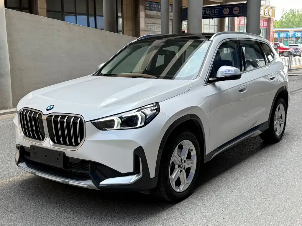 BMW X1 — фото 1