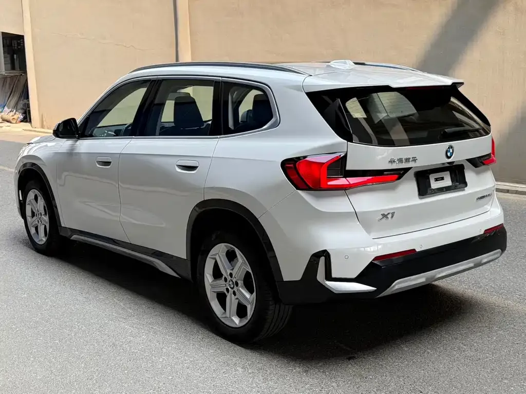 BMW X1 — фото 6