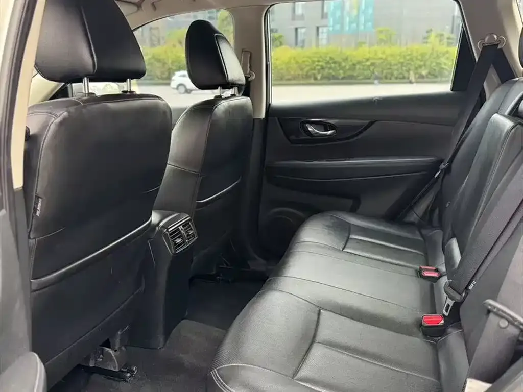 Nissan X-Trail 2021 из CN, фото 2